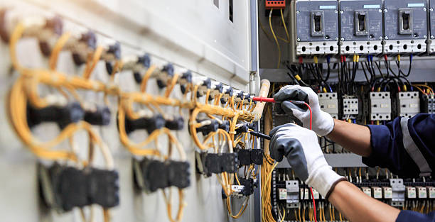 Professional Electrician technician working in Sheridan, IL